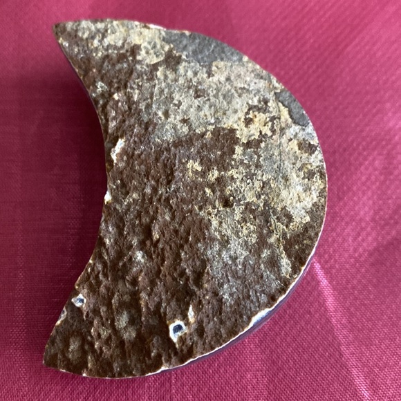 BLK AMETHYST DRUZY MOON. 2.25 X 1.50 X 1/2” - Picture 6 of 16